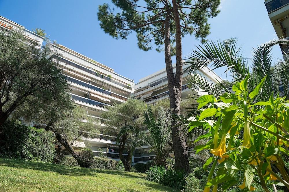 Residence Pierre & Vacances La Rostagne Juan-les-Pins Exterior foto