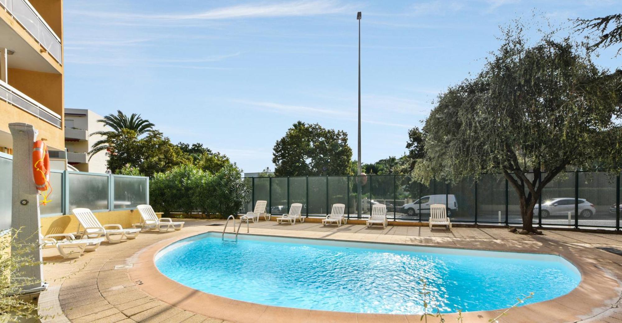 Residence Pierre & Vacances La Rostagne Juan-les-Pins Exterior foto