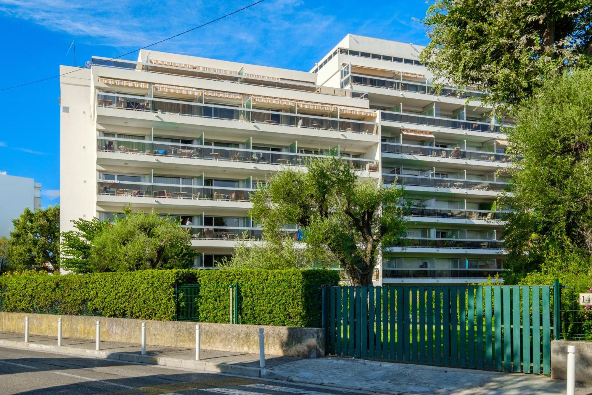 Residence Pierre & Vacances La Rostagne Juan-les-Pins Exterior foto
